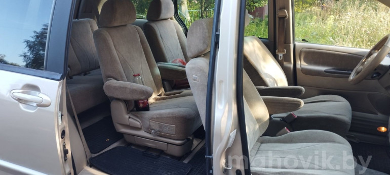 Mazda MPV 2 поколение (LW), 2000 года