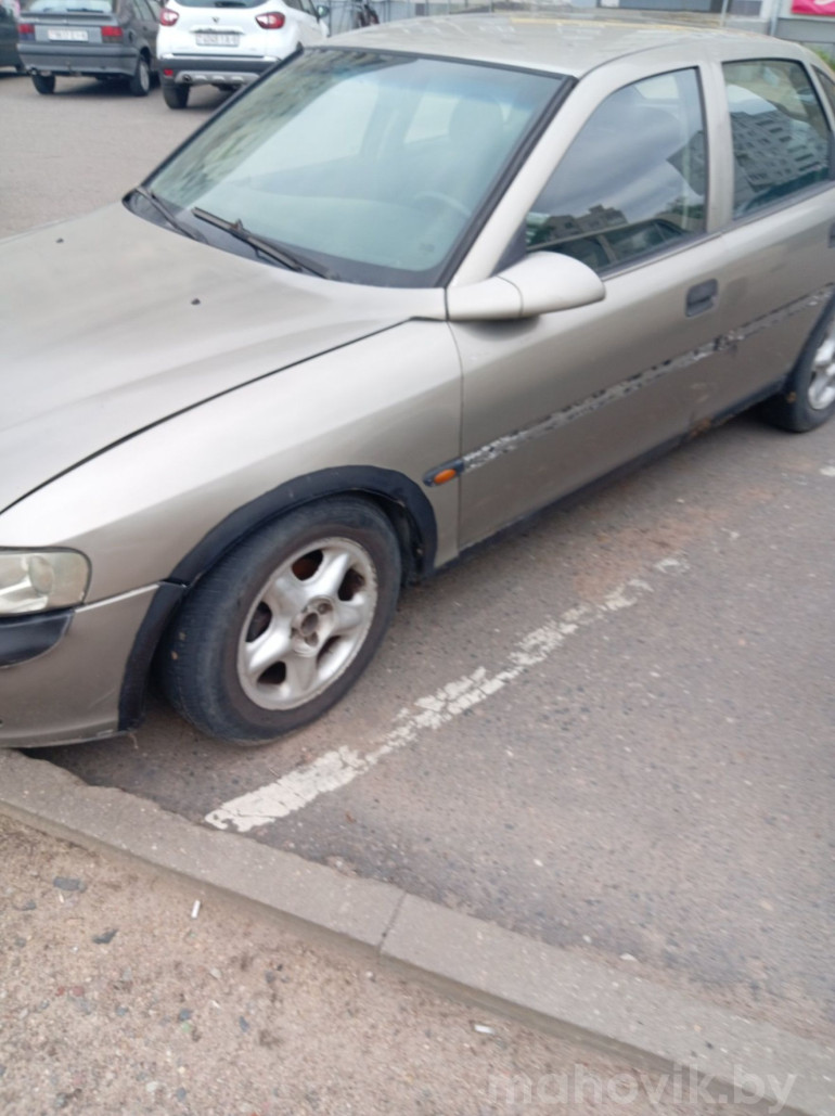 Opel Vectra 2 поколение (B), 1996 года
