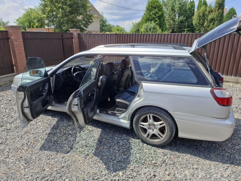 Subaru Legacy 3 поколение, 2001 года