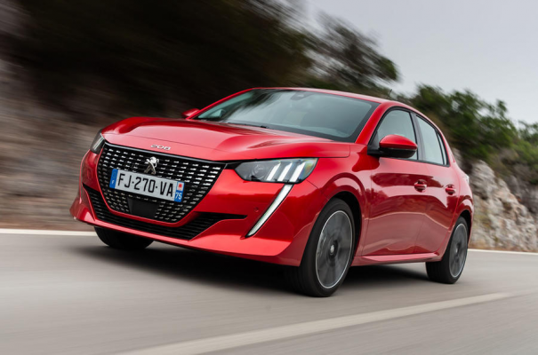 2 Peugeot 208: 21 026, -3%